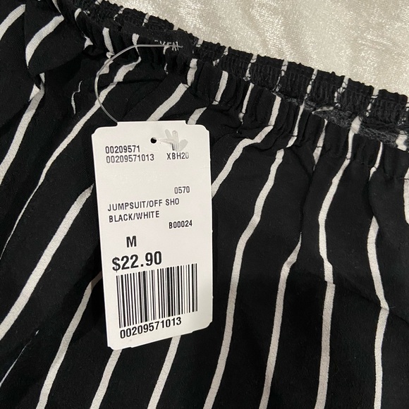 Blacks/white Forever 21 Romper - Picture 2 of 2